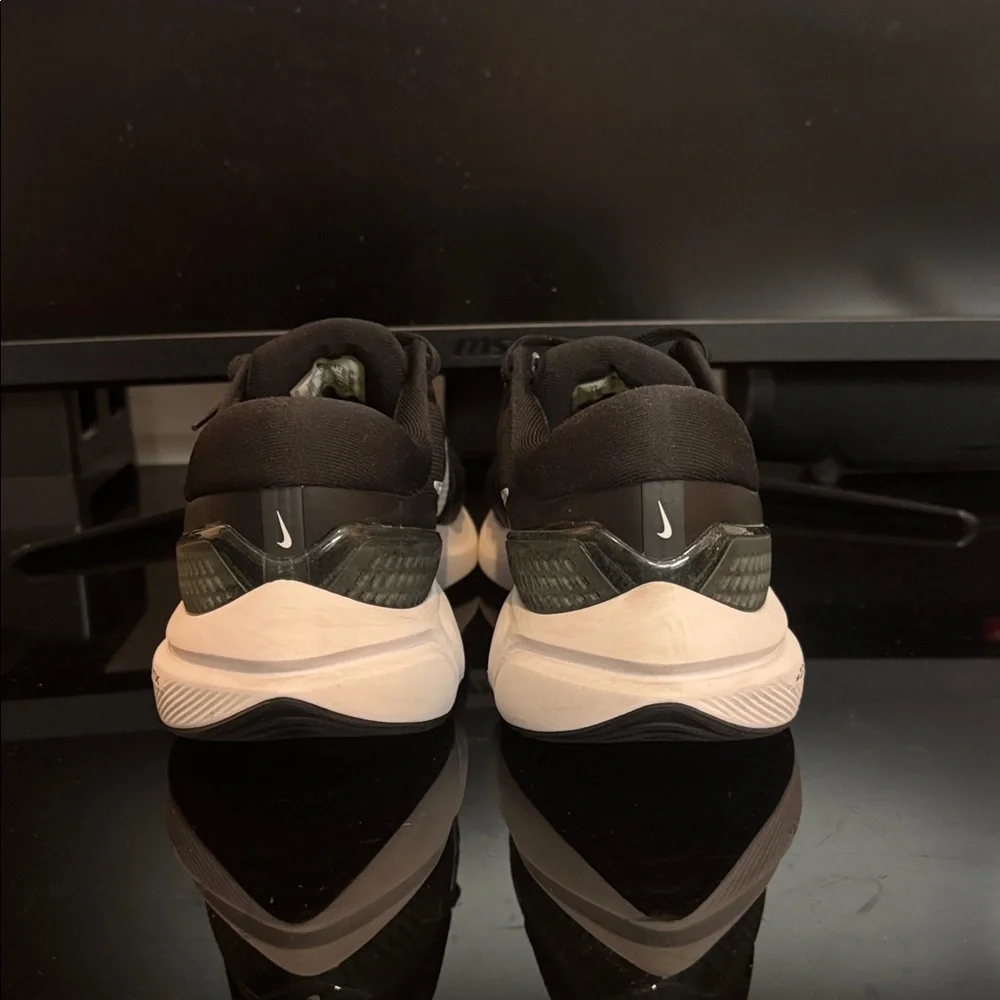 Nike Vomero 16